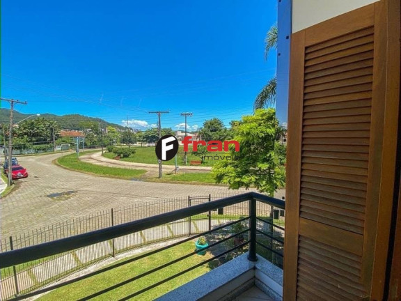 Imagem Casa com 3 Quartos à Venda, 450 m² em Córrego Grande - Florianópolis Imagem Casa com 3 Quartos à Venda, 450 m² em Córrego Grande - Florianópolis