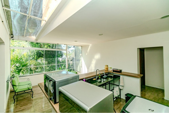 Imagem Casa com 4 Quartos à Venda, 352 m² em Jardim São Pedro - Porto Alegre Imagem Casa com 4 Quartos à Venda, 352 m² em Jardim São Pedro - Porto Alegre