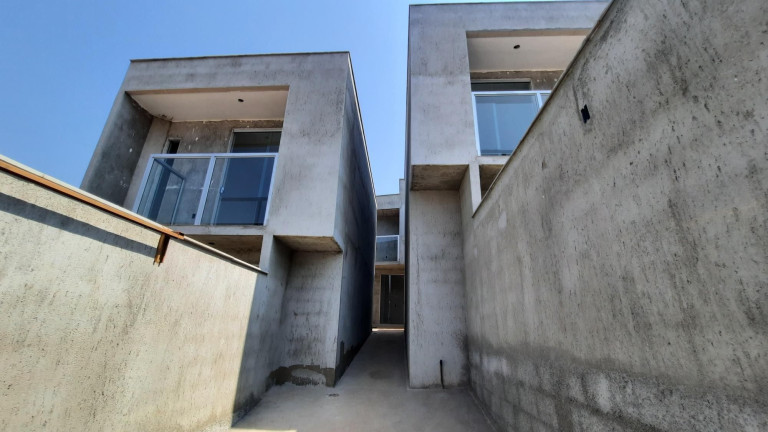 Casa com 2 Quartos à Venda, 68 m² em Camargos - Ibirité