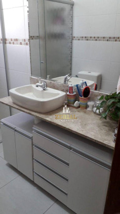 Imagem Casa com 3 Quartos à Venda, 196 m² em Vila Palmares - Santo André
