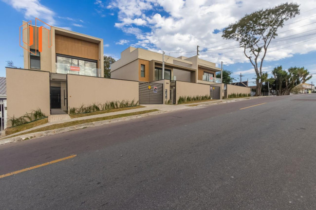 Imagem Sobrado com 3 Quartos à Venda, 145 m² em Uberaba - Curitiba