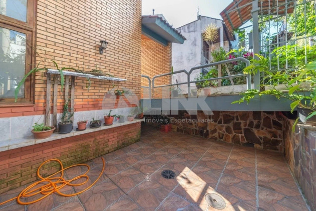 Imagem Casa com 3 Quartos à Venda, 262 m² em Auxiliadora - Porto Alegre Imagem Casa com 3 Quartos à Venda, 262 m² em Auxiliadora - Porto Alegre