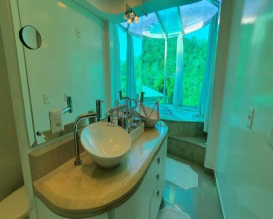 Imagem Casa com 4 Quartos à Venda, em Córrego Grande - Florianópolis Imagem Casa com 4 Quartos à Venda, em Córrego Grande - Florianópolis