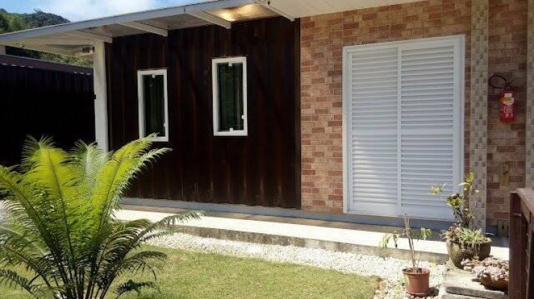 Imagem Casa com 1 Quarto para Temporada, 49 m² em Bombas - Bombinhas Imagem Casa com 1 Quarto para Temporada, 49 m² em Bombas - Bombinhas
