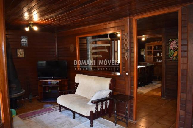 Imagem Casa com 4 Quartos à Venda, 170 m² em Região Do Vale Encantado - Campos Do Jordão