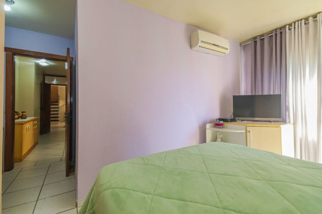 Imagem Imóvel com 3 Quartos à Venda, 162 m² em Tristeza - Porto Alegre Imagem Imóvel com 3 Quartos à Venda, 162 m² em Tristeza - Porto Alegre
