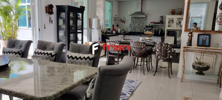 Imagem Casa com 5 Quartos à Venda, 329 m² em Santa Mônica - Florianópolis Imagem Casa com 5 Quartos à Venda, 329 m² em Santa Mônica - Florianópolis