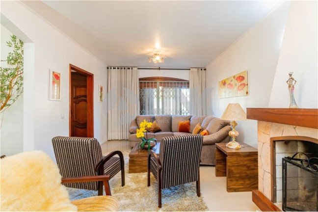 Imagem Casa com 4 Quartos à Venda,  em Jardim Itu - Porto Alegre