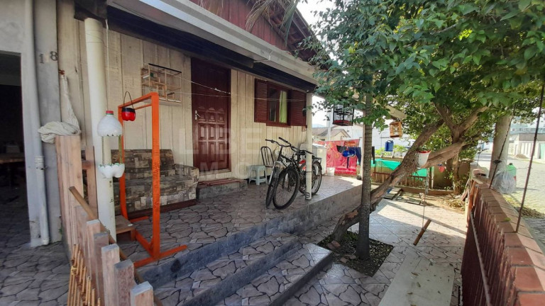 Imagem Sobrado com 6 Quartos à Venda, em Gravatá - Navegantes Imagem Sobrado com 6 Quartos à Venda, em Gravatá - Navegantes