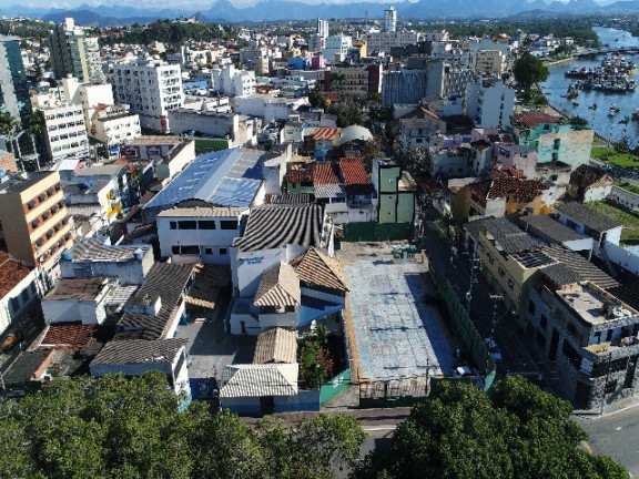Terreno à Venda, 960 m² em Centro - Macaé