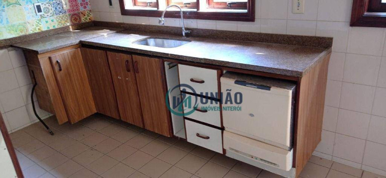 Imagem Casa com 4 Quartos à Venda, 320 m² em Maria Paula - São Gonçalo Imagem Casa com 4 Quartos à Venda, 320 m² em Maria Paula - São Gonçalo