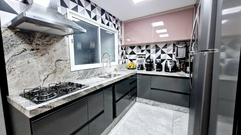 Imagem Casa com 3 Quartos à Venda, 220 m² em Vila Invernada - São Paulo