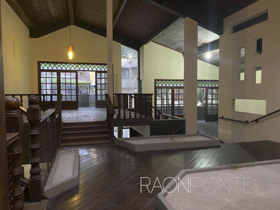 Imagem Casa com 4 Quartos à Venda, 450 m² em Charitas