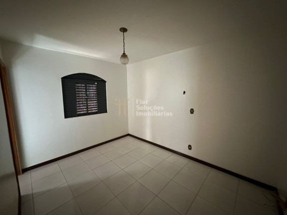 Imagem Sobrado com 5 Quartos à Venda, 630 m² em Centro - Chapada Dos Guimarães Imagem Sobrado com 5 Quartos à Venda, 630 m² em Centro - Chapada Dos Guimarães