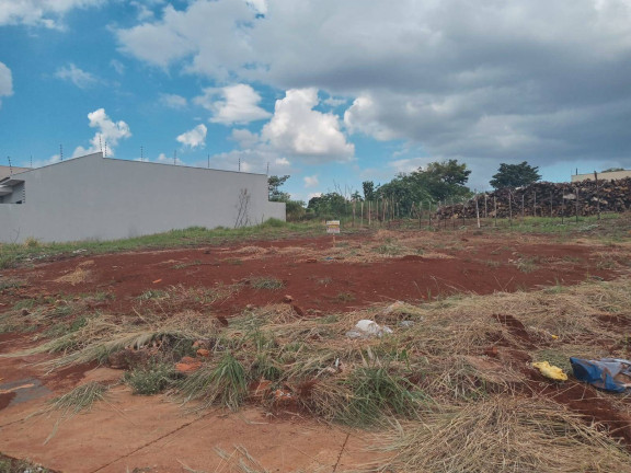 Terreno à Venda, 327 m² em Jardim Dona Martinha - Arapongas