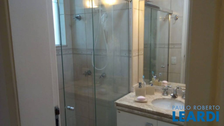 Imagem Casa de Condomínio com 3 Quartos à Venda, 262 m² em Vila Bastos - Santo André