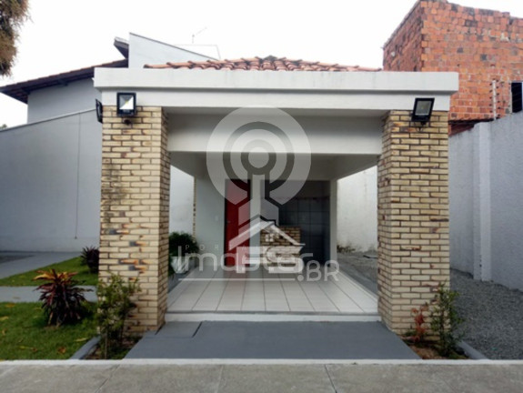 Imagem Casa com 3 Quartos para Alugar, 170 m² em Lagoa Redonda - Fortaleza
