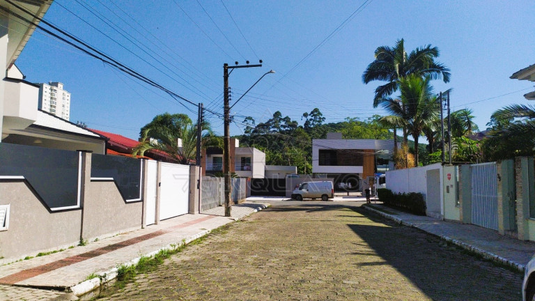 Imagem Sobrado com 4 Quartos à Venda,  em Ressacada - Itajaí