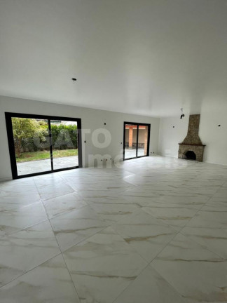 Imagem Casa com 4 Quartos à Venda, 420 m² em Alphaville - Santana De Parnaíba Imagem Casa com 4 Quartos à Venda, 420 m² em Alphaville - Santana De Parnaíba