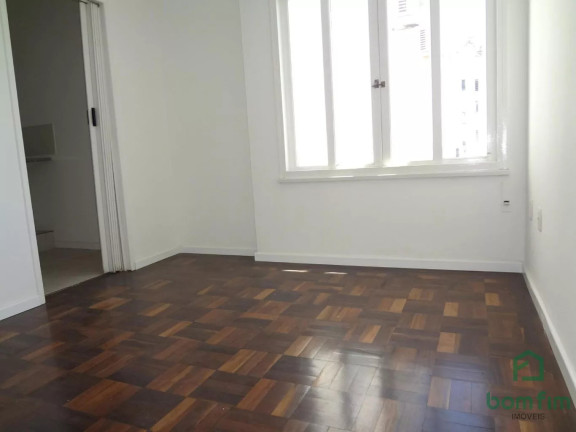 Imagem Sala Comercial à Venda, 60 m² em Centro Histórico - Porto Alegre Imagem Sala Comercial à Venda, 60 m² em Centro Histórico - Porto Alegre