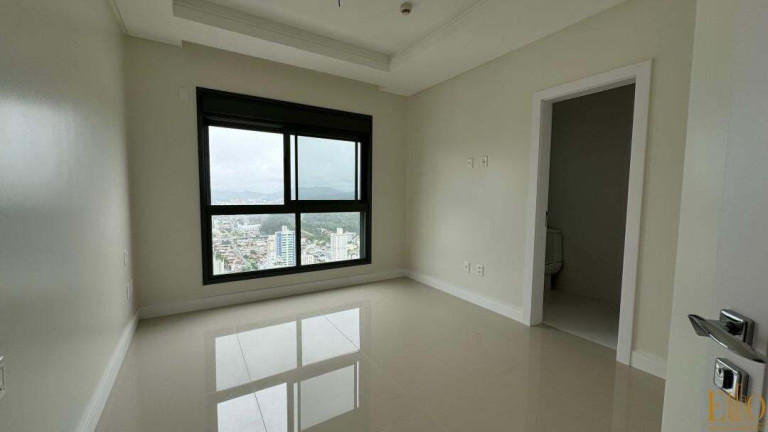 Imagem Apartamento com 4 Quartos à Venda, 182 m² em Centro - Balneário Camboriú Imagem Apartamento com 4 Quartos à Venda, 182 m² em Centro - Balneário Camboriú