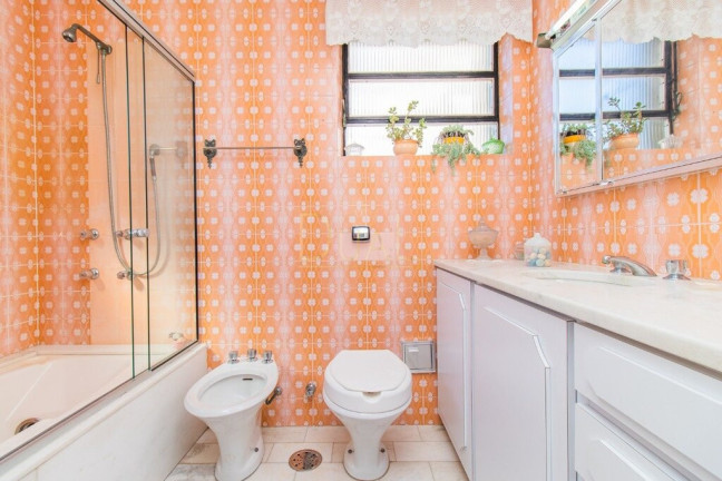 Imagem Imóvel com 3 Quartos à Venda,  em Moinhos De Vento - Porto Alegre