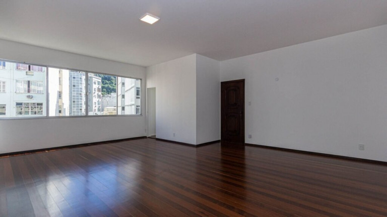 Imagem Imóvel com 3 Quartos à Venda, 135 m² em Copacabana - Rio De Janeiro Imagem Imóvel com 3 Quartos à Venda, 135 m² em Copacabana - Rio De Janeiro
