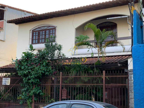 Casa com 3 Quartos à Venda, 320 m² em Centro - São Gonçalo