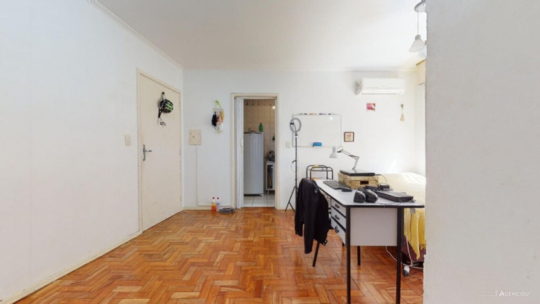 Imagem Imóvel com 1 Quarto à Venda, 30 m² em Centro Histórico - Porto Alegre Imagem Imóvel com 1 Quarto à Venda, 30 m² em Centro Histórico - Porto Alegre