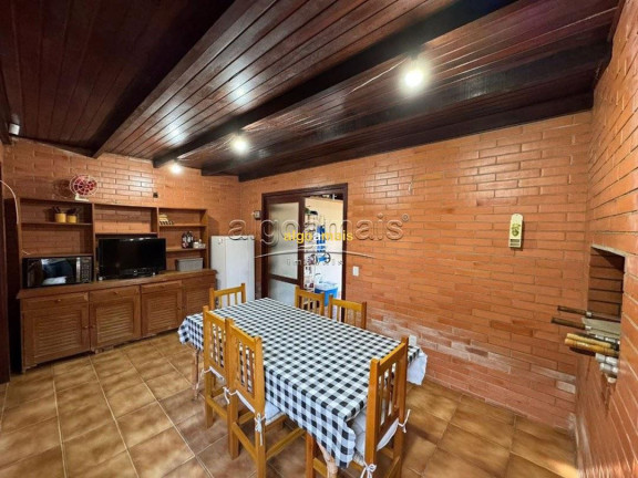 Imagem Casa com 3 Quartos à Venda, 229 m² em Centro - Xangri-lá