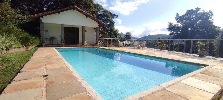 Casa com 4 Quartos à Venda, 215 m² em Tijuca - Teresópolis