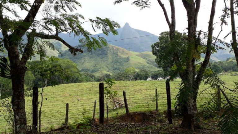 Chácara à Venda, 190 m² em Região Serrana - Macaé