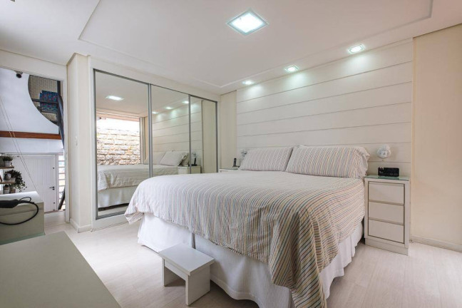 Imagem Casa com 3 Quartos à Venda,  em Agronomica - Florianópolis