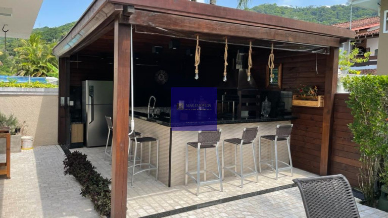 Imagem Casa com 7 Quartos à Venda, em Enseada - Guarujá Imagem Casa com 7 Quartos à Venda, em Enseada - Guarujá