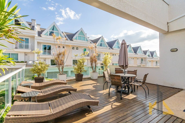 Imagem Casa com 4 Quartos à Venda, 278 m² em Santo Inácio - Curitiba