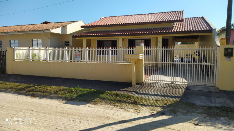 Casa com 4 Quartos à Venda, 360 m² em Balneário Cambiju - Itapoá