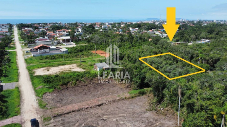 Terreno à Venda, 180 m² em Cambiju - Itapoá