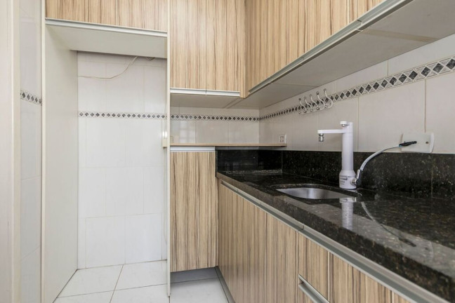 Imagem Imóvel com 2 Quartos à Venda, 47 m² em Cristal - Porto Alegre Imagem Imóvel com 2 Quartos à Venda, 47 m² em Cristal - Porto Alegre