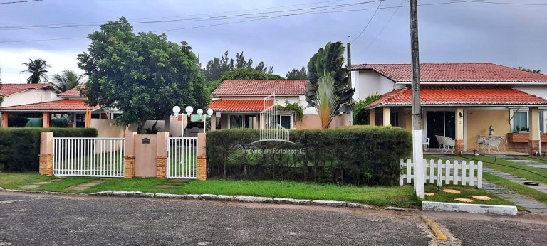 Imagem Casa de Condomínio com 3 Quartos à Venda, 130 m² em Centro - Aquiraz