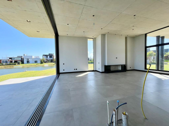 Imagem Casa com 4 Quartos à Venda, 238 m² em Rainha Do Mar - Capao Da Canoa Imagem Casa com 4 Quartos à Venda, 238 m² em Rainha Do Mar - Capao Da Canoa