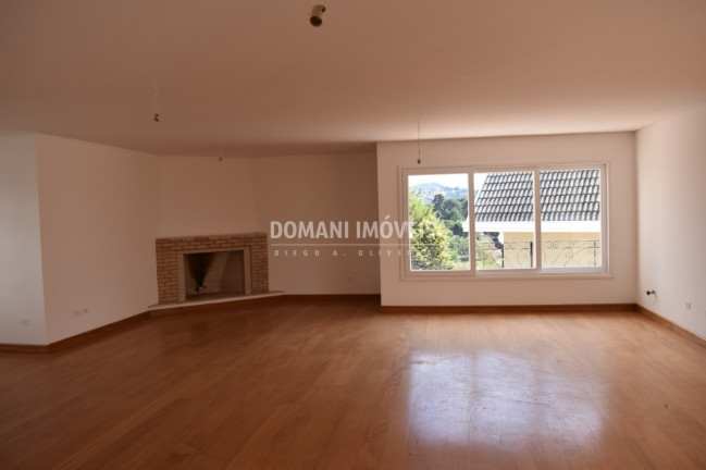 Imagem Casa com 4 Quartos à Venda, 322 m² em Região Do Alto Do Capivari - Campos Do Jordão Imagem Casa com 4 Quartos à Venda, 322 m² em Região Do Alto Do Capivari - Campos Do Jordão