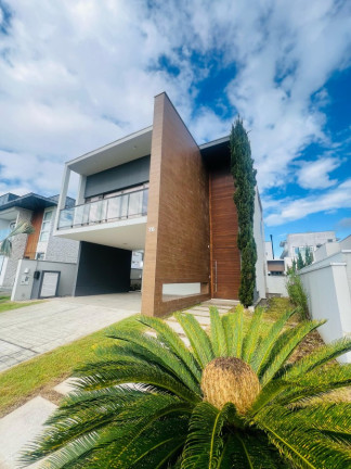 Imagem Sobrado com 4 Quartos à Venda, 688 m² em Santa Regina - Camboriú