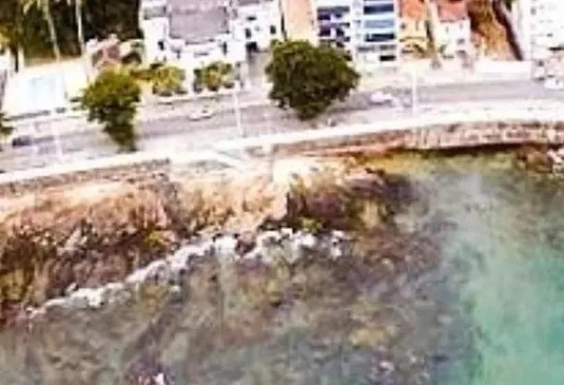 Imagem Casa com 9 Quartos à Venda, em Barra - Salvador Imagem Casa com 9 Quartos à Venda, em Barra - Salvador