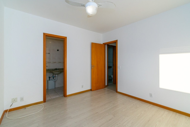 Imagem Imóvel com 2 Quartos à Venda,  em Petrópolis - Porto Alegre