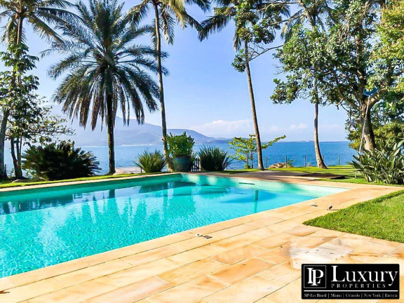 Imagem Casa com 7 Quartos à Venda, em Feiticeira - Ilhabela Imagem Casa com 7 Quartos à Venda, em Feiticeira - Ilhabela