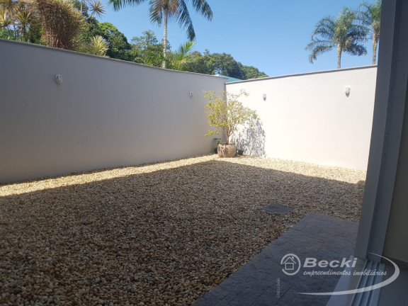 Imagem Casa com 3 Quartos à Venda, 314 m² em Floresta - Joinville