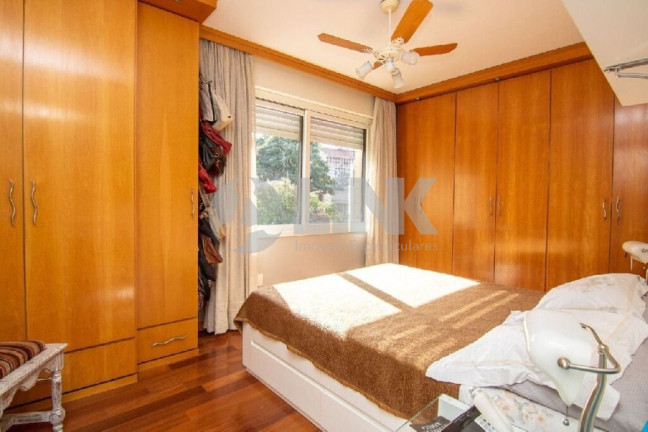 Imagem Imóvel com 3 Quartos à Venda, 232 m² em Petrópolis - Porto Alegre
