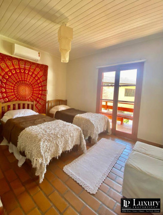 Imagem Casa de Condomínio com 4 Quartos à Venda, em Baleia - São Sebastião Imagem Casa de Condomínio com 4 Quartos à Venda, em Baleia - São Sebastião