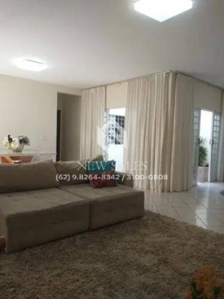 Casa com 4 Quartos à Venda, 200 m² em Nova Suiça - Goiânia