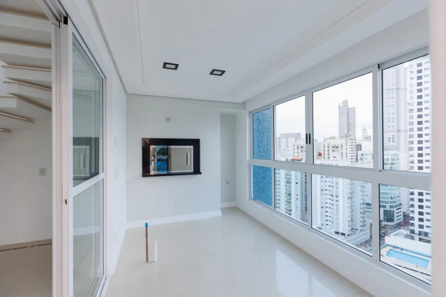 Imagem Apartamento com 2 Quartos à Venda, 252 m² em Centro - Balneário Camboriú